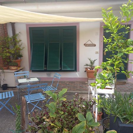 "La Casita", 2 Floors Apartment, Private Parking 1 Car Or 2 Bikes, Air-Cond And Terrace Livorno Dış mekan fotoğraf